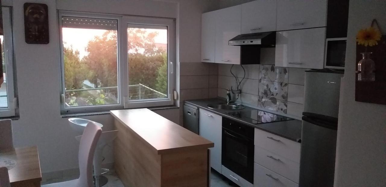 Apartman Zvoncica Vrsi Buitenkant foto