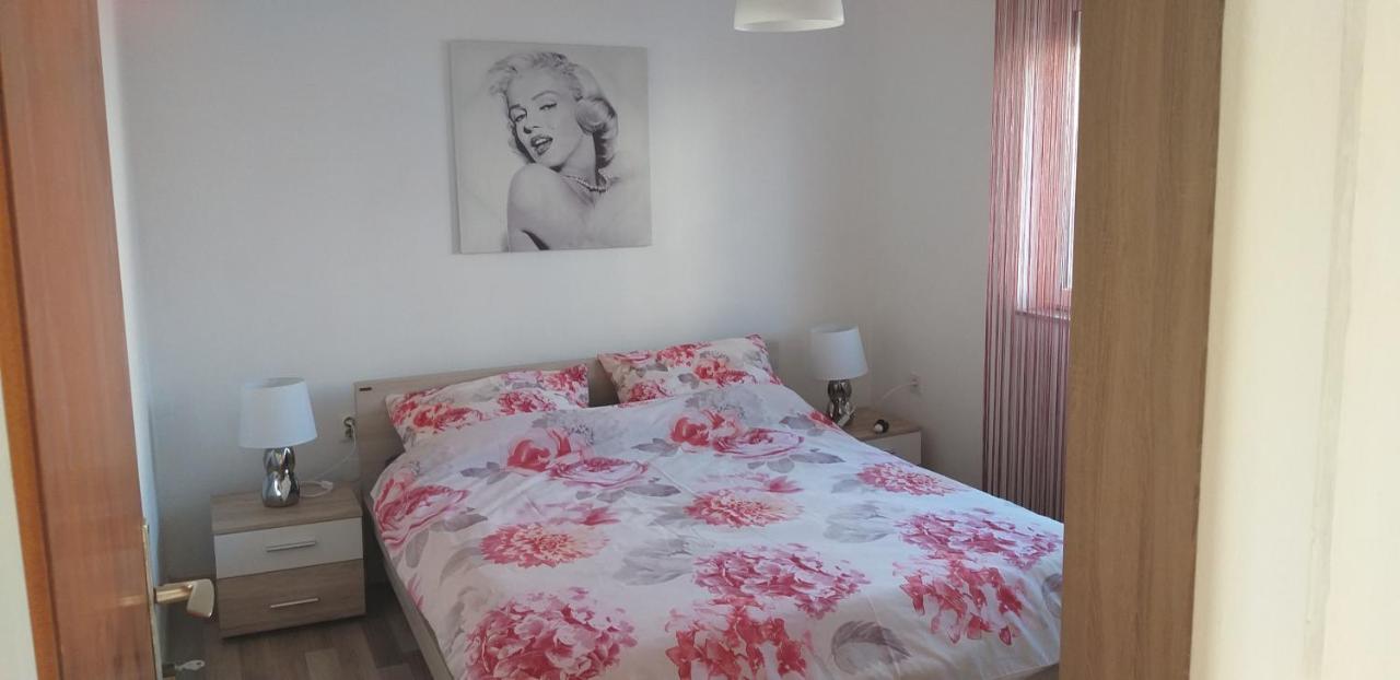 Apartman Zvoncica Vrsi Buitenkant foto